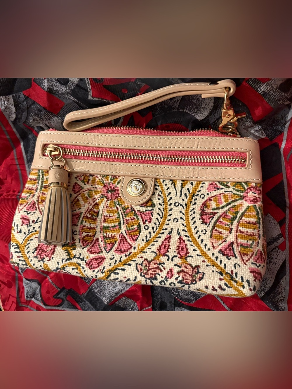 Spantina 449 Daufuskie Island
Wristlet Leather Linen Detachable
Strap MSRP $78